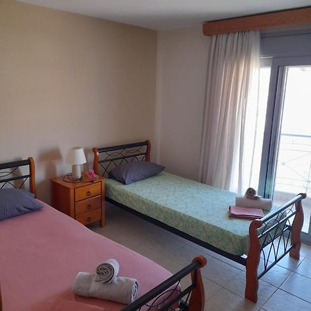 Dominikis Appartment Néa Péramos المظهر الخارجي الصورة