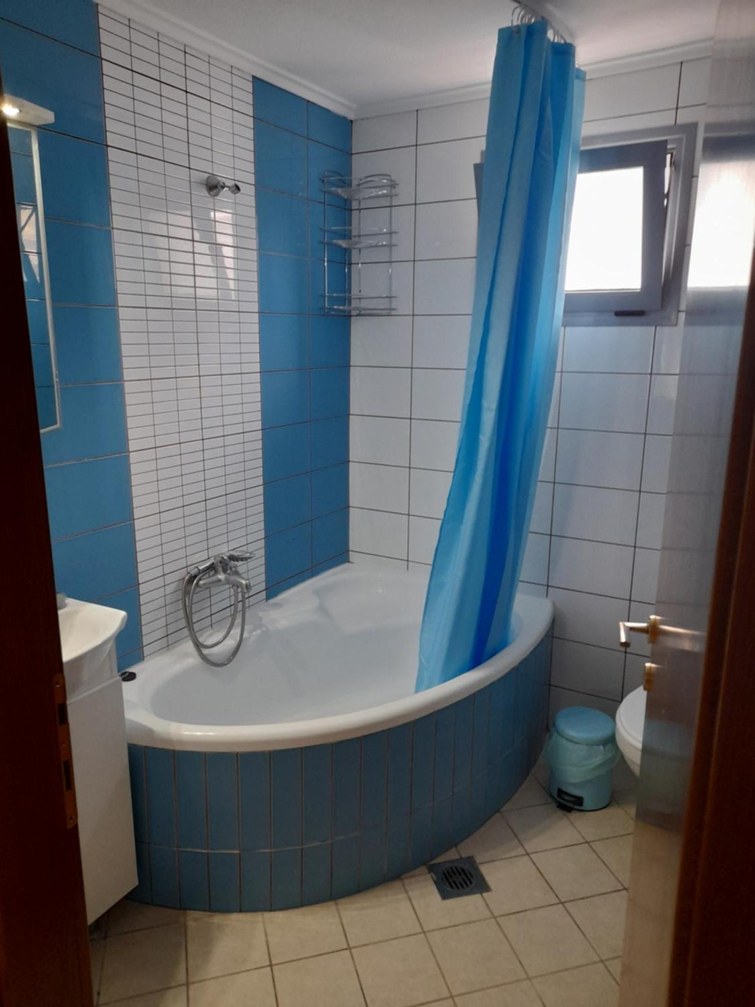 Dominikis Appartment Néa Péramos المظهر الخارجي الصورة