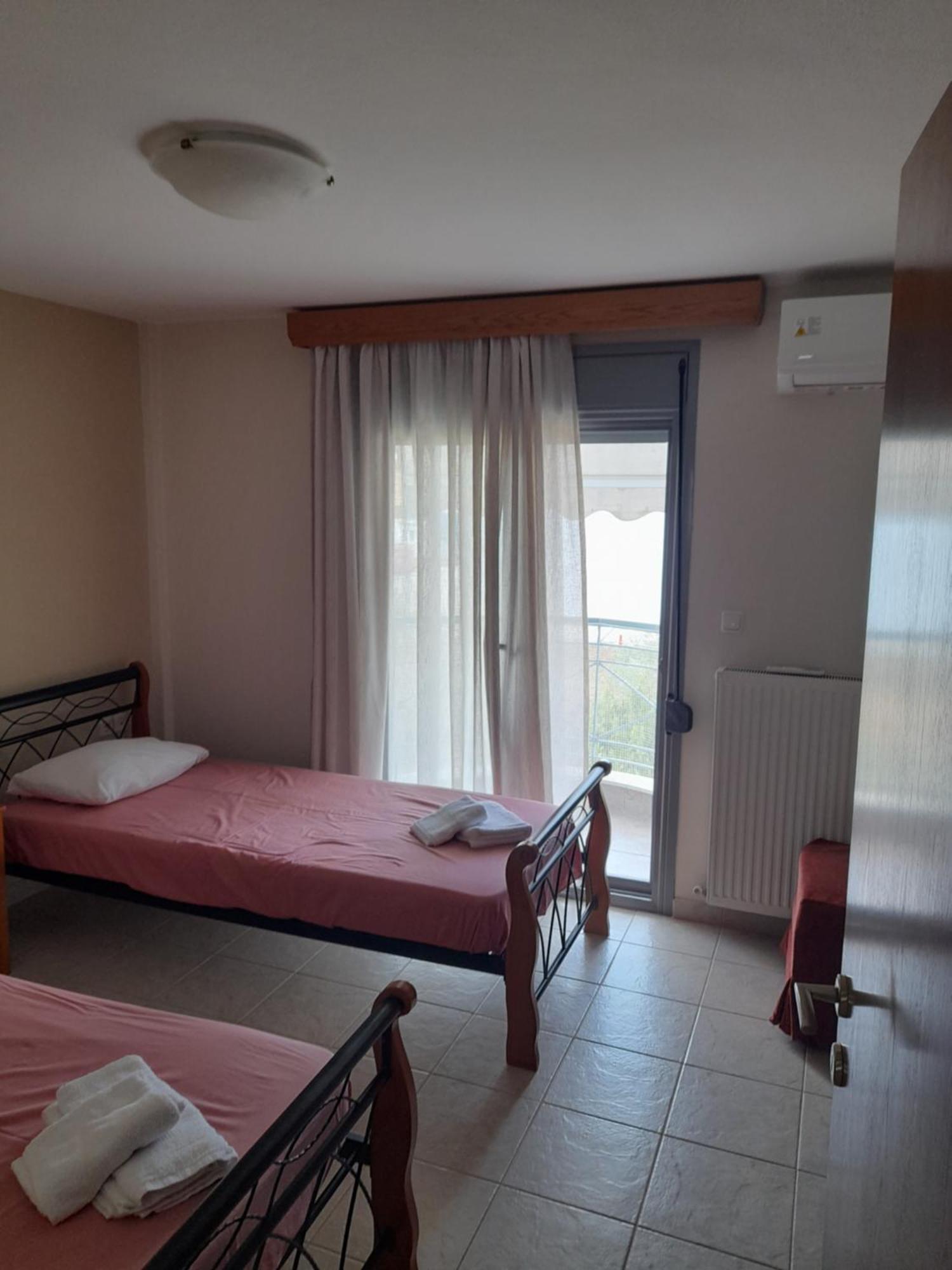 Dominikis Appartment Néa Péramos المظهر الخارجي الصورة